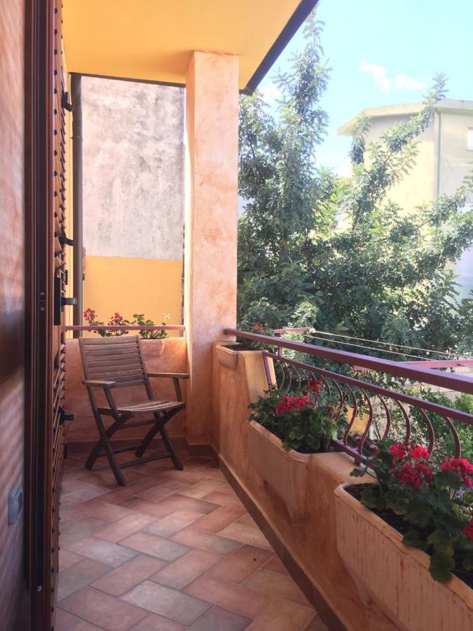 Casa Elena Apartment Dorgali Bagian luar foto